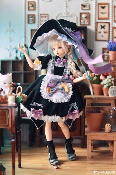 Bjd Dolls Girls, Pose Dolls, Smart Dolls, Anime Halloween, Doll Aesthetic, Fantasy Doll, Realistic Dolls, Blythe Clothes, Ball Jointed Doll