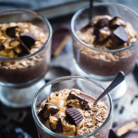 Milk Chocolate Pudding, Oat Milk Chocolate, Chocolate Pudding Recipe, Oat Milk Recipe, Two Bears, Avocado Chocolate Pudding, Chocolate Pudding Recipes, Chocolate Chia Pudding, Avocado Chocolate