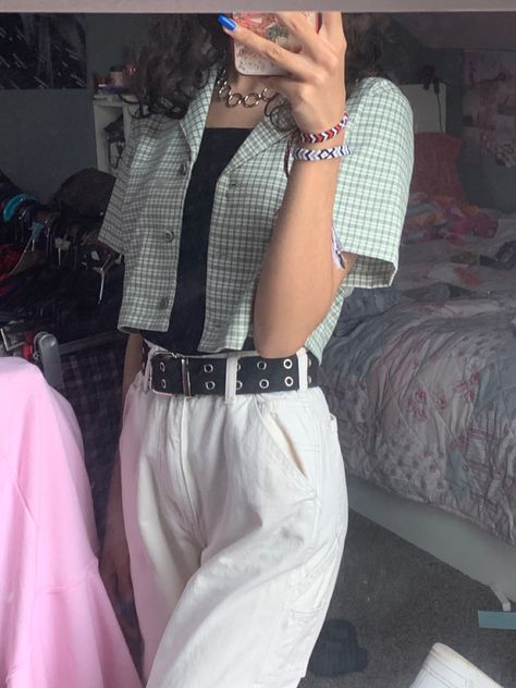 Plaid Crop Top Outfit, Cropped Shirt Outfit, Egirl Aesthetic Outfits, Vivian Top, Painter Pants, Egirl Outfits, Mood Clothes, Indie Y2k, Estilo Indie