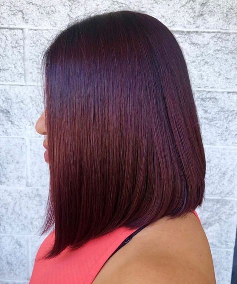 Dark Cherry Red Hair Short, Cherry Red Bob, Burgundy Short Hair, Burgundy Hairstyles, Short Burgundy Hair, Pelo Color Borgoña, Color Melts, Dark Burgundy Hair, Wine Hair Color