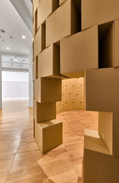 Cardboard Scenography, Cardboard Installation, Art Installation Ideas, Nyu Abu Dhabi, Audio Visual Installation, Cardboard Sculpture, Conference Design, Stall Designs, Interactive Installation