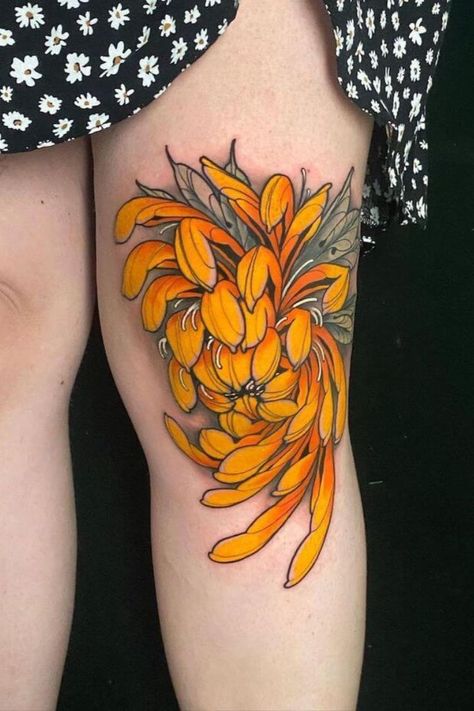 Orange Chrysanthemum Tattoo, Orange Flower Tattoo, Tattoo On The Thigh, Chrysanthemum Tattoos, Crisantemo Tattoo, Slipknot Tattoo, Orange Chrysanthemum, Convention Tattoo, Colour Tattoo For Women