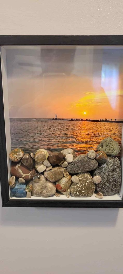 Rock Box, Diy Shadow Box, Hobby Gifts, Vacation Memories, Beach Rocks, Sticks And Stones, Stone Crafts, Rock Collection, Family Memories