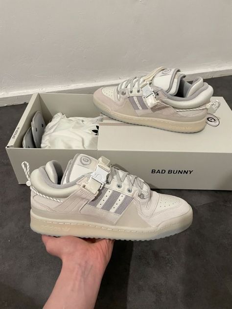 Adidas Forum Bad Bunny, Streetwear Ideas, Men's Adidas (men), Shoe Wishlist, Sneaker Lovers, Shoes Outfit Fashion, Aesthetic Shoes, Swag Shoes, Adidas X