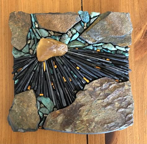 Rock Mosaic Art, Slate Mosaic Art, Mosaic Artwork Ideas, Rock Mosaic, Stone Mosaic Art, Abstract Mosaic Art, Mosaics Ideas, Stained Glass Mosaic Art, Slate Art