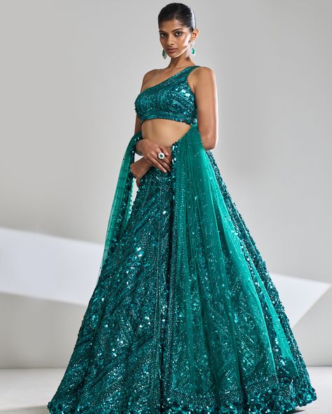 Teal Lehenga, Sequin Lehenga, Seema Gujral, Lehenga Pattern, Indian Bride Outfits, Set Saree, Sequin Embroidery, Indian Clothing, Net Dupatta