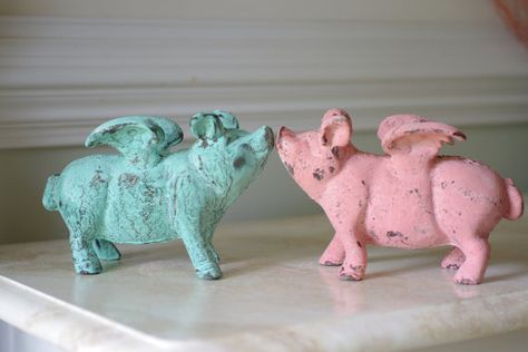 Home Decor Cast Iron Flying Pig Pink Pig by ByTheSeashoreDecor Pig Teapot, Pig Kitchen Decor, Pig Kitchen, Pig Images, Flying Pigs, Pig Stuff, Pot Belly Pigs, Pig House, Tout Rose