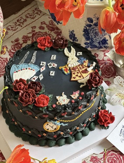 Themed Cake Ideas, Dream Birthday, Vintage Birthday Cakes, Alice In Wonderland Tea Party Birthday, Mini Torte, Wonderland Birthday, Prom 2024, Cute Baking, Pretty Dessert