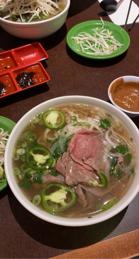 Pho Bowl Recipes, Spicy Beef Pho, Pho Aesthetic, Beef Pho Recipe, Pho Beef, Bowl Of Pho, Pho Soup, Pho Bowl, Spicy Beef