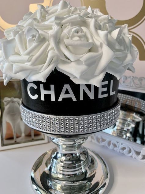 Chanel Bathroom, Chanel Inspired Room, Chanel Bedroom, Chanel Room, Chanel Birthday Party, Chanel Birthday, Chanel Decor, Chanel Party, Glamour Decor