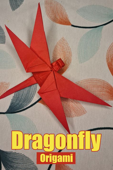 Origami Dragonfly Tutorial: How to Fold a Beautiful and Detailed Paper Insect Origami, or the art of paper folding, is an age-old hobby that has been enjoyed by people around the world for centuries. In this origami dragonfly tutorial, we will show you how to fold a detailed and stunning paper insect out of a single sheet of paper. Origami Dragonfly Step By Step, Insect Origami, Origami Dragonfly, Flat Origami, Paper Dragonfly, Paper Dragonflies, Origami Insects, Creative Origami, Cute Origami