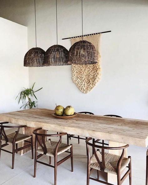 Wishbone Chair Styling Ideas Inspo 1 #Chairs #WishboneChairs #DiningRoom #CoastalDecor #BeachHouse Resort Ideas, Interior Design Minimalist, Small Kitchens, Colonial Decor, Dining Room Inspiration, Natural Fibres, Style At Home, Wooden Table, Dining Room Design