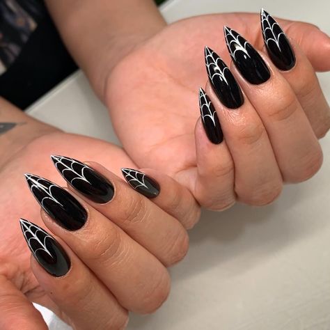 Almond Spider Web Nails, Spiderweb Nails Short, Cob Web Nails, Spiderweb Nails Acrylic, Spiderweb French Tip Nails, Glitter Spider Web Nails, Black Spider Web Nails, Black Spiderweb Nails, Goth Almond Nails