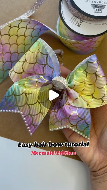 Monica Silva on Instagram: "Don’t forget to check my other hair bow tutorials 🫶 Marmeid hair bow tutorial #hairbowtutorial #hairbowdiy #bowdiy #ribbon #moño #liston" Jewelry For Braids, Easy Hair Bows, Hair Bow Instructions, Hair Jewelry For Braids, Kids Hair Bows, Hair Bow Tutorial, Making Bows, Bazaar Ideas, Bows Diy Ribbon