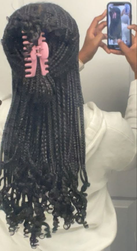 Peekaboo Braids With French Curls, Peekaboo Knotless Braids With French Curls, Short Peekaboo Braids With Curls, Peekaboo Braids With Curls At The End, Kelis Core, Knowles’s Peekaboo Braids, School Braids, Hair Journey Tips, French Curls