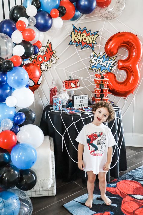 Spider-Man birthday decor ideas for 3rd birthday Batman And Superman Birthday Party, Spider Man Theme Decoration, Spider Man Birthday Decor Ideas, Small Spider Man Birthday, Spider Man Birthday Theme Ideas, Spider Man Birthday Party Ideas Simple, Spiderman Birthday Ideas Decoration, Spidey Birthday Decorations, Spider Man Birthday Ideas