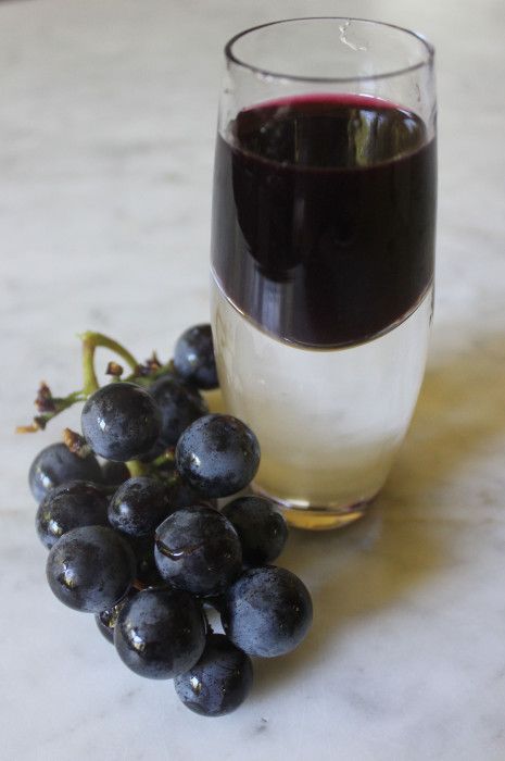 Four years ago I posted a recipe for simple syrup made with Concord grapes. Concord grapes come only in the fall and they cannot be forgotten. They are the definitive sweet grape flavor. They also have skins you could make a tire from. The original recipe is repeated below but I have a new one … Concord Grape Syrup Recipe, Recipe For Simple Syrup, Grape Syrup Recipe, Concord Grape Recipes, Grape Syrup, Concord Grapes, Grape Flavor, Grape Apple, Grape Recipes