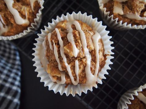 Chai Spiced Apple Oatmeal Muffins | a delicious moment Bake With Apples, Gf Muffins, Apple Oatmeal Muffins, Apple Chai, Healthy Muffin, Apple Muffin Recipes, Dessert Treats, Autumn Food, Baking Projects