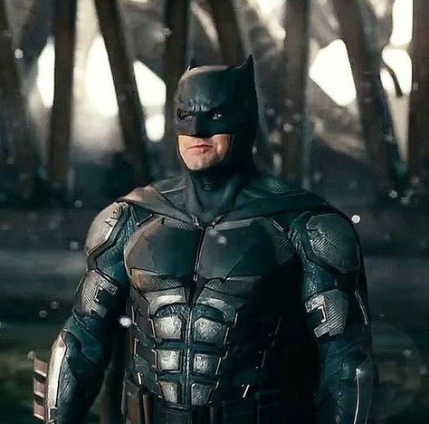 batman justice league Affleck Batman, Zack Snyder Justice League, Comic Superman, Ben Affleck Batman, Batman Suit, Batman Costumes, I'm Batman, Bat Man, Batman Poster