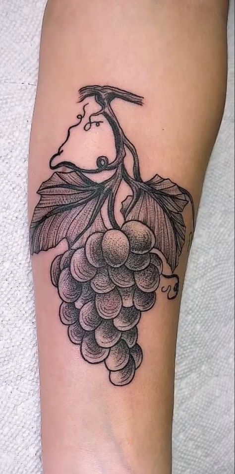 Grape Tattoo Vines, Grapevine Tattoo, Grape Vine Tattoo, Grape Tattoo, Crane Tattoo, Christian Tattoo, Tattoo Board, Vine Tattoos, Tattoo Cover