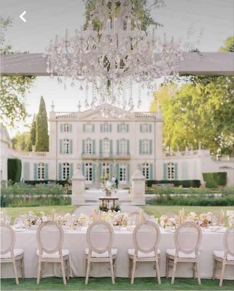 French Inspired Wedding Decor, French Wedding Aesthetic, Yule Wedding, Destination Wedding Colors, French Inspired Wedding, Monique Lhuillier Wedding, French Chateau Wedding, Provence Wedding, Enchanting Wedding