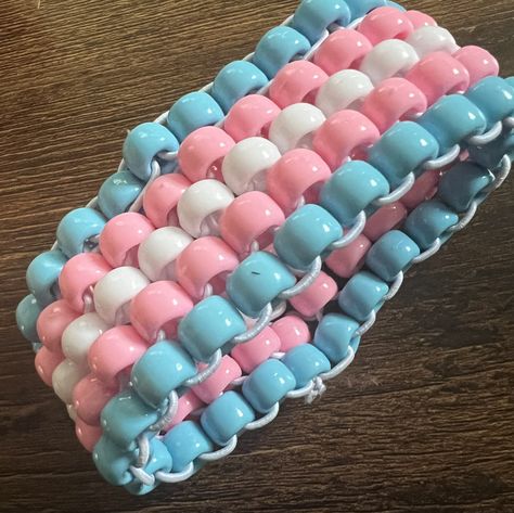 My first trans cuff X3 Trans Kandi Cuff, Trans Kandi, Kandi Cuff Patterns, Kandi Inspo, Diy Kandi Bracelets, Diy Kandi, Kandi Ideas, Kandi Cuff, Kandi Bracelets