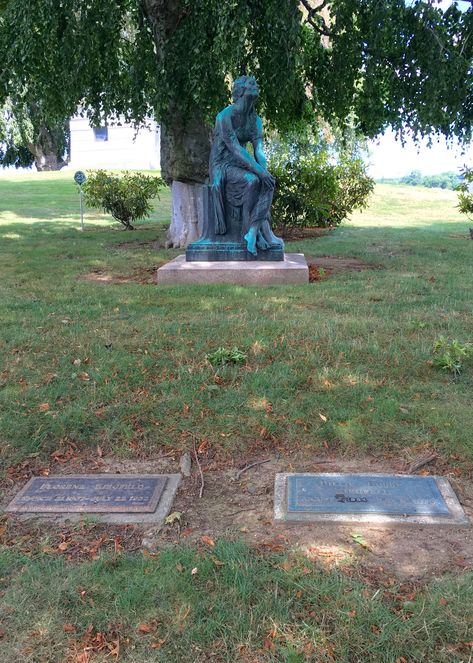 Billie Burke (1884-1970) - Find A Grave Memorial  Glinda - The Good Witch in the Wizard of Oz Ruth Etting, Good Witch Of The North, George Gershwin, Billie Burke, Ziegfeld Follies, Will Rogers, Irving Berlin, Glinda The Good Witch, Famous Graves