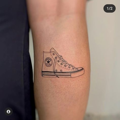 Converse Shoe Tattoo, Vans Tattoo Ideas, Shoes Tattoo Design, Converse Tattoo, Amir Tattoo, Record Player Tattoo, All Star Tattoo, Shoes Tattoo, Shoe Tattoo