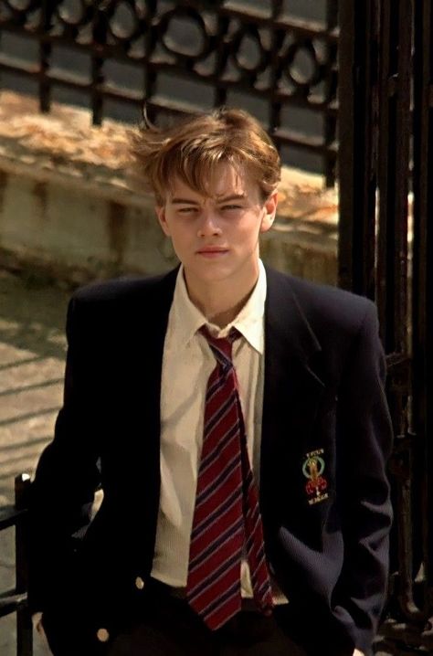 Young Leonardo Dicaprio Aesthetic, Leonardo Dicaprio Abs, Celebrity Crush Men, Leonardo Caprio, Celebrity Funny Faces, Leonardo Dicaprio Titanic, Leonardo Dicaprio Funny, Leonardo Dicaprio Movies, Dicaprio 90s