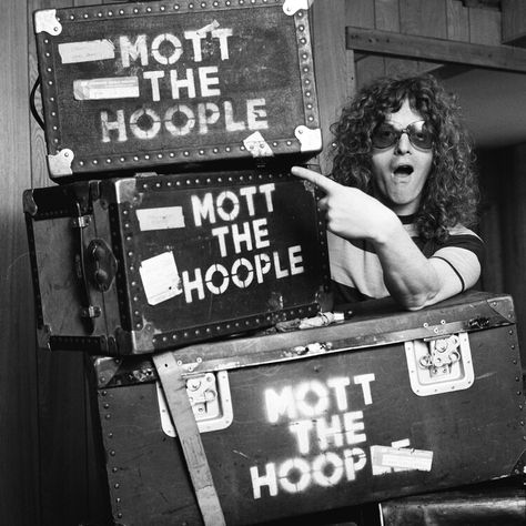 Mott The Hoople's fifth album gets reworked with bonus tracks and more... Ian Hunter, Mott The Hoople, 30 August, Music Pictures, Mug Decorating, Junior Year, Photo Mugs, Wall Display, Printing Techniques