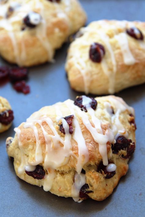 Crumbly but moist cream scones flavored with Meyer lemons and cranberries for a sweet and tart breakfast or afternoon treat. Cranberry Lemon Scones, Tart Breakfast, Cranberry Scones Recipe, Christmas Scones, Lemon Biscotti, Lemon Cranberry, Whiskey Sour Recipe, Baking With Coconut Oil, Cranberry Orange Scones