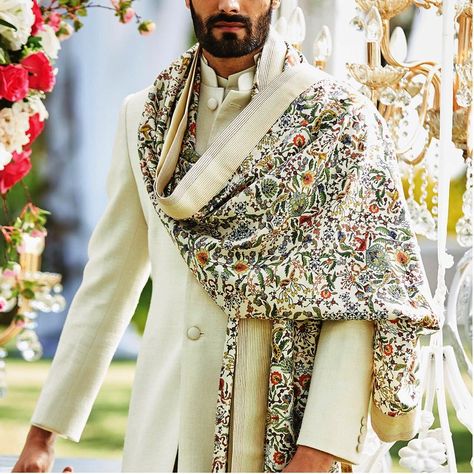 This floral printed stole from Varun Bahl is a perfect fashionable stole the design for grooms who would love wearing floral prints for their wedding ceremonies.#groomswear #menstole #weddinginspo #shaadisaga #weddingwear #groom #stole #stoledesigns Couple Dressing, Indie Outfits Summer, Varun Bahl, Dupatta Designs, Sherwani For Men Wedding, Groom Fashion, Groom Dress Men, Indian Groom Wear, Wedding Dresses Men Indian