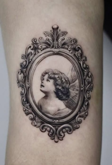 Vintage Portrait Tattoo, Framed Portrait Tattoo, Gold Frame Tattoo, Carmilla Tattoo, Portrait Frame Tattoo, Mirror Frame Tattoo, Reyna Tattoo, Mirror Tattoo Vintage, Antique Frame Tattoo