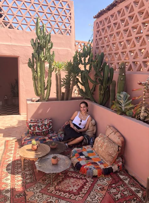 Moroccan Terrace, Persian House, Modern Islamic Interior, Morocco House, Morocco Decor, Moroccan Garden, Bungalow Interior, Moroccan Style Interior, Moroccan Lounge