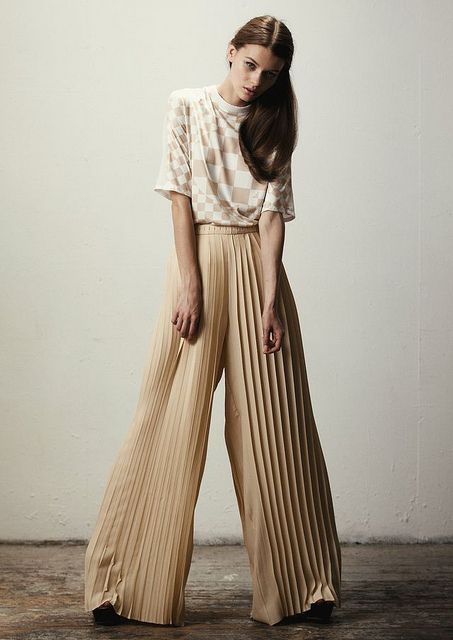 pleats please. Pleated Palazzo Pants Outfits, Palazzo Pants Outfit Indian, Palazzo Pants Outfit, Style Bubble, Cream Pants, Flour Mill, Indian Fashion Dresses, Pleated Pants, Wheat Flour