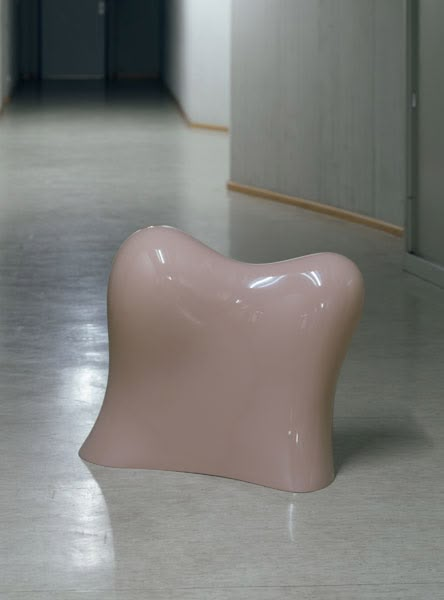 Thomas Rentmeister - rosa Luft, 1992; polyester resin, 80 x 99 x 46 cm;  edition of 3 1/3: permanent loan of the artist to the Museum Boijmans van Beuningen, Rotterdam; 2/3, 3/3: private collections;  photo: Jörg Hejkal Art Thomas, Clay Inspo, Ceramic Stool, Lacquer Paint, Mood Colors, Pure Design, Ceramic Glaze, Polyester Resin, Korean Art