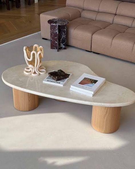 Wood Coffee Table Decor, White Coffee Table Living Room, Pebble Coffee Table, Organic Coffee Table, Centre Table Living Room, Center Table Living Room, Luxury Coffee Table, Marble Furniture, Beauty Room Decor