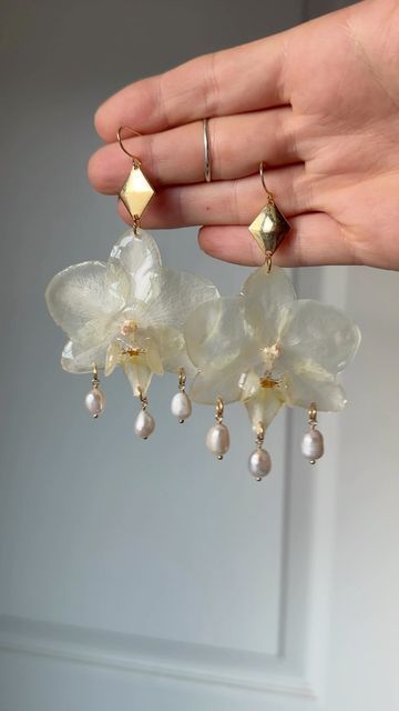 Preserved Flower Earrings, Cute Resin Earrings, Orchid Jewelry, Orchid Earrings, Flower Resin Jewelry, Freshwater Pearl Drop Earrings, Sweet Jewelry, Resin Jewelry Diy, Dinner Dates