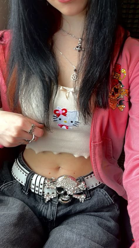 Hello Kitty Top, Bb Belt, Emo Outfit Ideas, 2000 Fashion, Downtown Outfits, Pastel Grunge, Trashy Y2k, Baggy Clothes, Fire Fits