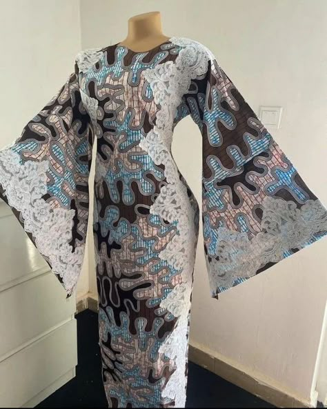 Latest and Elegant Kaftan Styles for Women 2022. - Ladeey Ankara Kaftan Styles For Women, Latest Kaftan Styles, Kaftan Styles For Ladies, Boubou Styles For Women, Kaftan Styles, Ankara Long Gown Styles, Long African Dresses, African Print Dress Ankara, African Wear Dresses