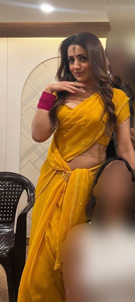 Trisha Yellow Saree, Divya Duraisamy, Trisha Hot, South Indian Culture, Trisha Photos, Hip Chain, Retail Architecture, Prettiest Celebrities, Trisha Krishnan