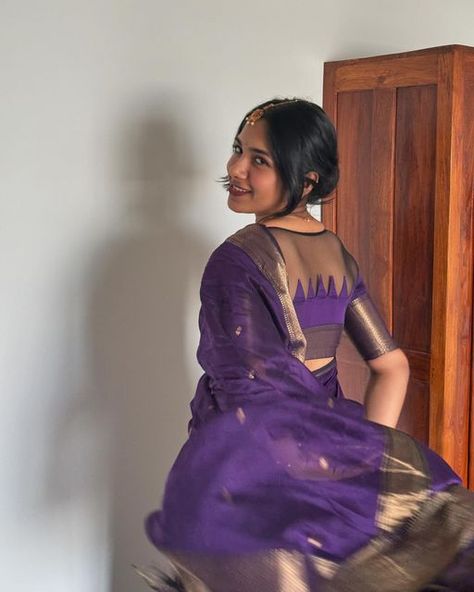 Violet Blouse, Blouses Saree, Sabyasachi Sarees, Saree Blouses Designs, Blouse Back Neck, Money Images, Blouses Designs, Real Magic, Sari Blouse Designs