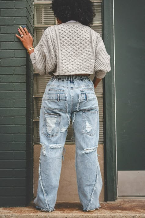 FALL WEEKEND WEARS - YOU GOTTA RECREATE - SWEENEE STYLE Urban Recycled Denim Jeans For Fall, Edgy Fall Denim Pants, Fall Distressed Denim Pants, Distressed Jeans Outfit Fall, Knit Sweater Distressed Jeans, Distressed Button-up Denim Top For Fall, Fall Weekend Getaway Outfits, Denim Outfit Ideas, High Waisted Slacks