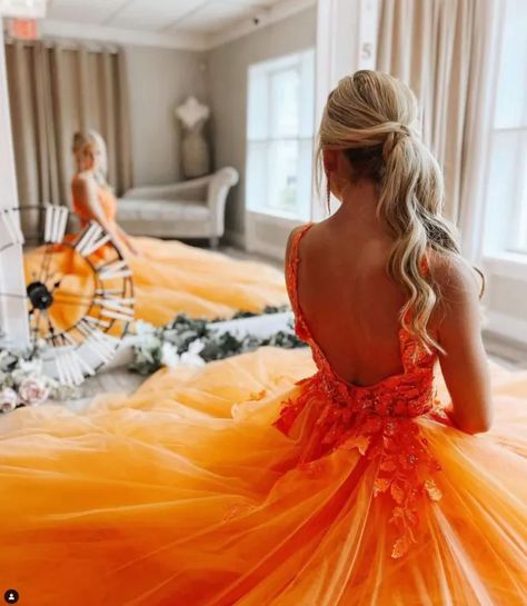 2023 Prom Dress Trends: The Hottest Styles for Your Special Night 2023 Prom Dress Trends, Flowy Silk Dress, Prom Trends, Prom Dresses 2022, Prom Dresses 2023, Prom Dress Trends, Hot Prom Dress, 2023 Prom, Prom Outfit