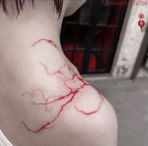 Red Veins Tattoo, Body Marks Drawing, Red Marks On Skin, Vein Tattoos, Glowing Veins, Veins Tattoo, Wound Tattoo, Veins Makeup, Red Lightning