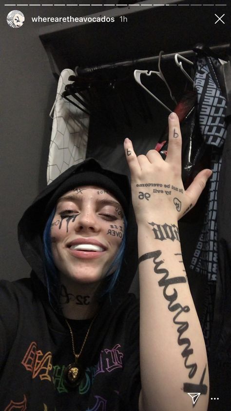 Lil Xan, Country Musicians, Billie Eilish Vídeos, Outfits Casual, Favorite Person, Billie Eilish, Blue Hair, Concert Outfit, Halloween Costume