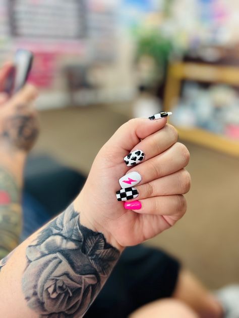 Pink And Cow Nails, Checkered Toe Nails, Black Cow Print Nails, Hot Pink And Cow Print Nails, Checker Print Nails, Black Country Nails, Red And Black Western Nails, Pink And Cow Print Nails, Racing Nails Dirt Track