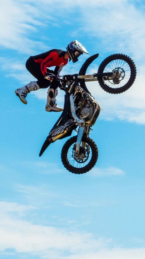 Supermoto Bikes, Colorful Fashion Photography, Successful Quotes, Sport Aesthetic, Motocross Love, Cool Dirt Bikes, Image Moto, Motorcross Bike, Bike Riders