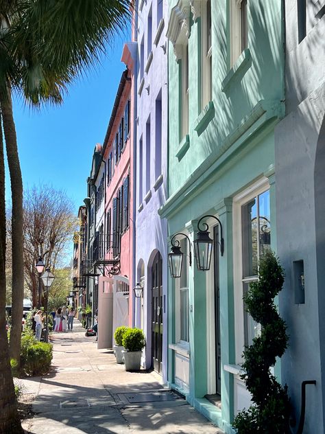 30a Beach Towns, Charleston South Carolina Aesthetic, Charleston Sc Aesthetic, Charleston Houses, Charleston Summer, Houses Aesthetic, Charleston Trip, Charleston Vacation, Summer Senior Pictures