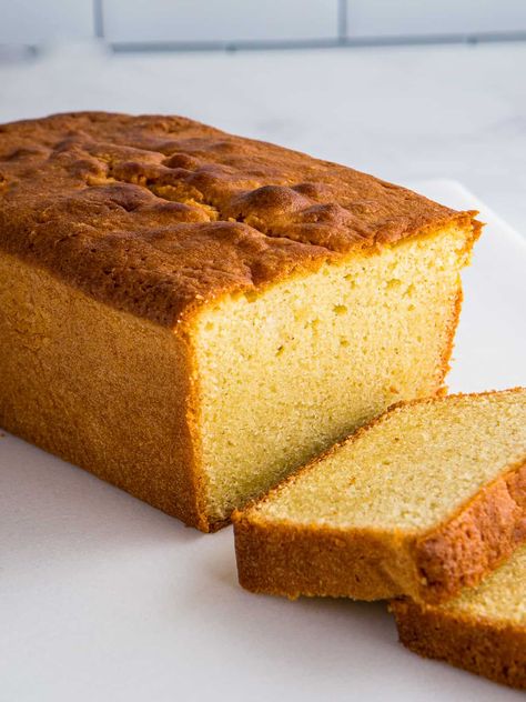 How to Make a Gluten-Free Pound Cake - Gluten-Free Baking Paleo Pound Cake Recipe, Gluten Free Pound Cake Recipe, Gluten Free Bundt Cake Recipes, Sugar Free Pound Cake Recipe, Pound Cake Gluten Free, Gluten Free Pound Cake, Gf Cake, 7up Pound Cake, Paleo Gluten Free Recipes